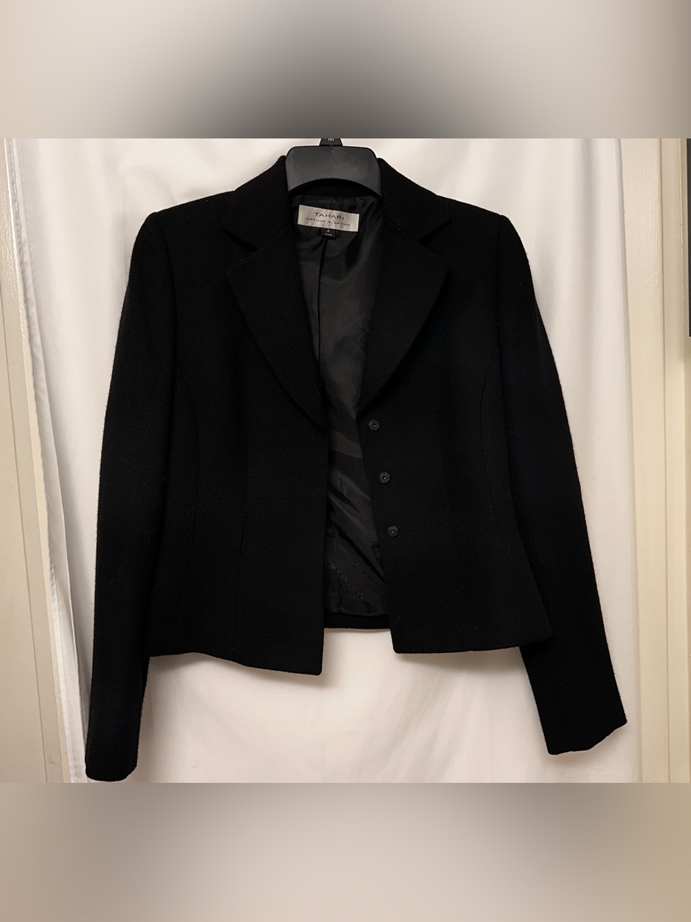 Tahari Arthur S. Levine Black Wool Blend Cropped Blazer Jacket Size 4